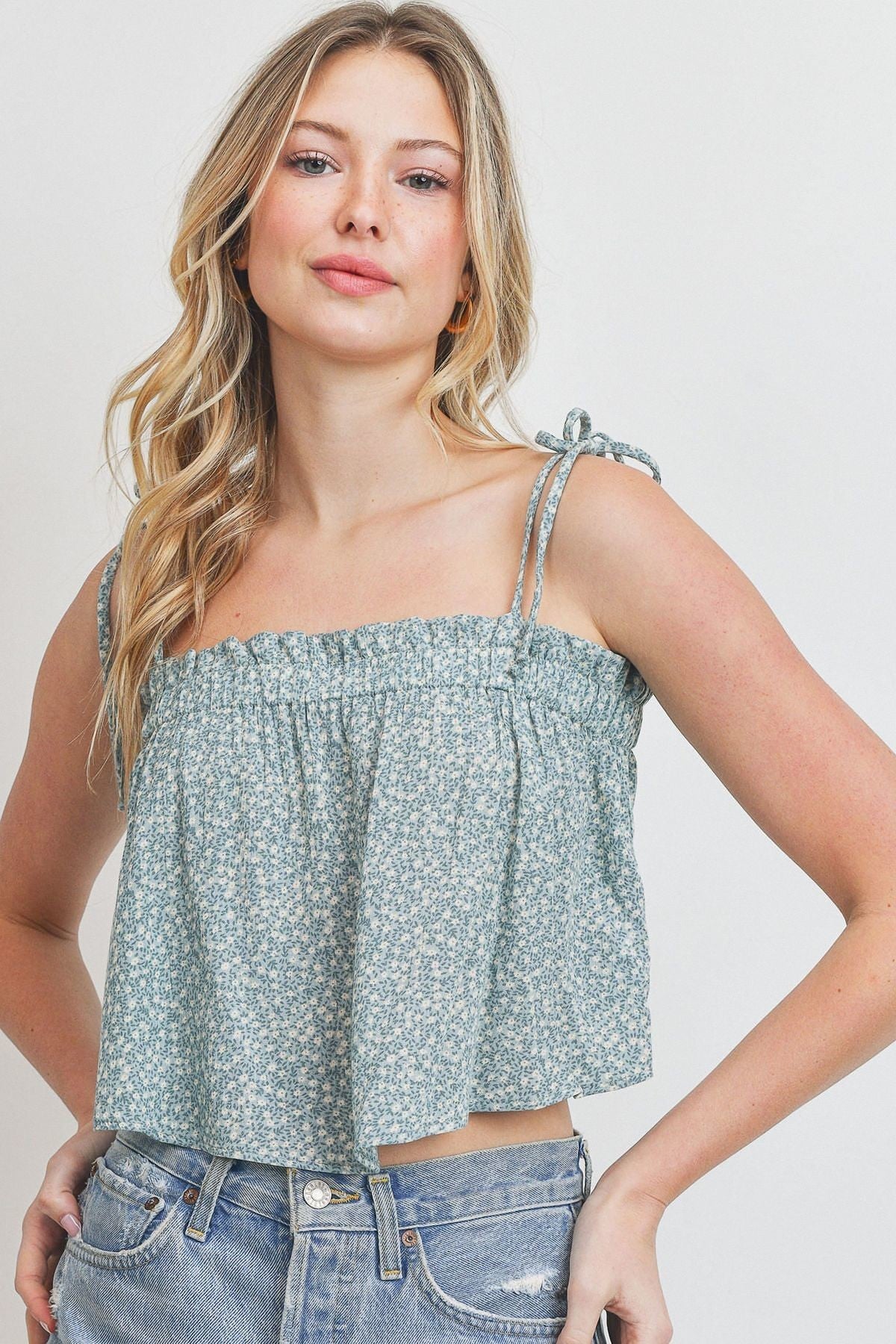 Floral print elastic opening tie strap crop top